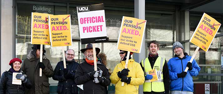 Lecturers striking 2018